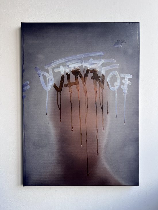 J'MWP (Smile), 2024 
Lacquer, oil and resin on canvas 
70 x 50 cm